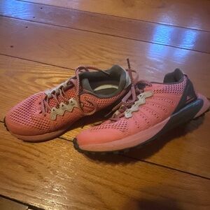 Columbia Montra Women's Coral hiking Shoes